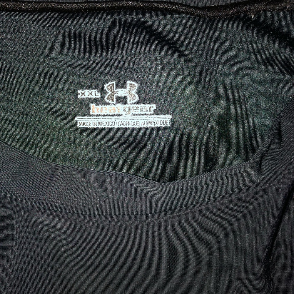 Boys XXL Under Armour long sleeve shirt